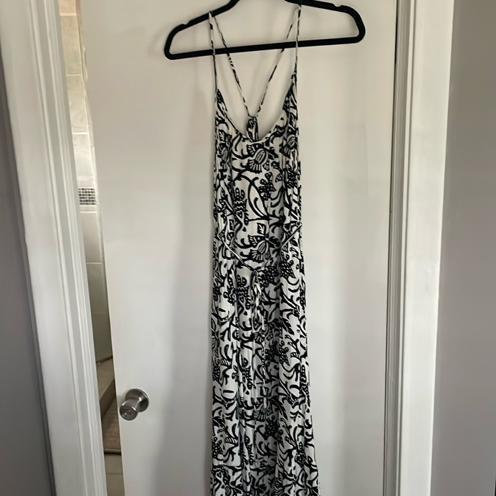 Loft maxi dress, adjustable criss cross straps, new without tags!
